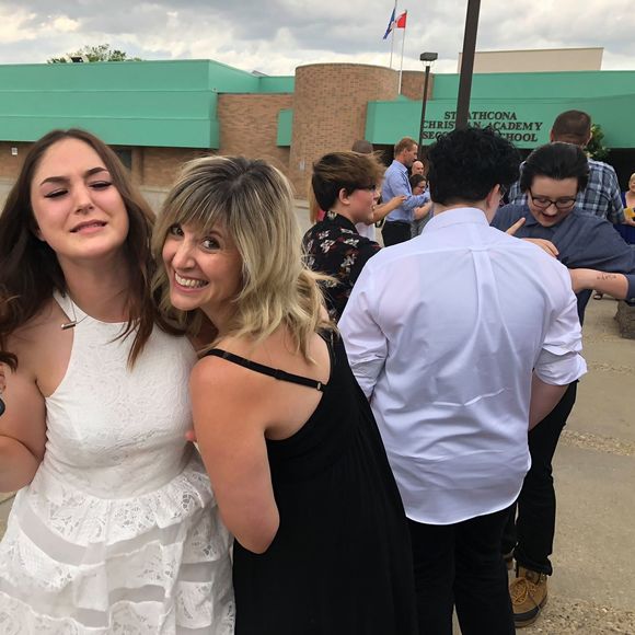 Meet your Posher, Elizabeth - Picture 1 of 1